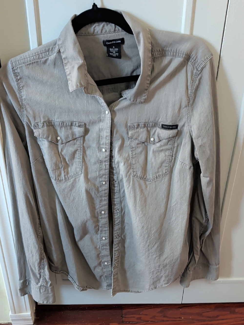 Calvin Klein Jeans Light Gray Button-Down Long-Sleeve Shirt